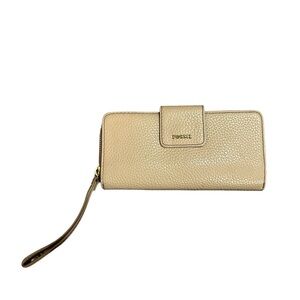 Fossil Beige Leather Wristlet Wallet